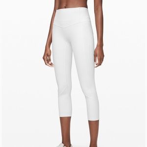 Lululemon - NEVER WORN - All The Right Places Crop